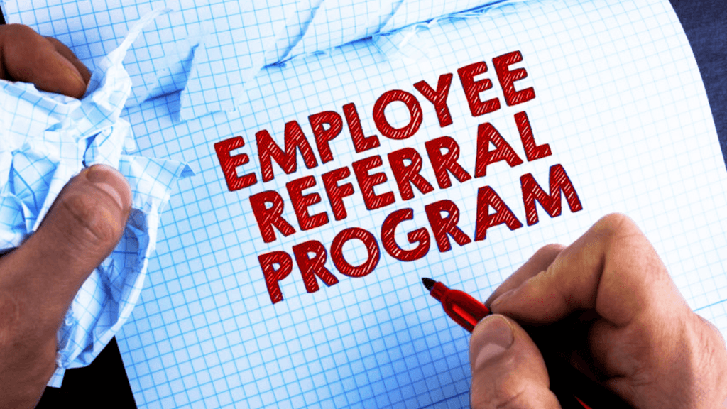 Wat is Referral Recruitment: Betekenis, Voorbeeld, Beloning en Training