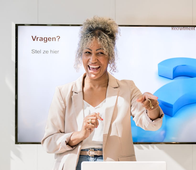 Salestraining met Marie-Laure voor klaslokaal en scherm